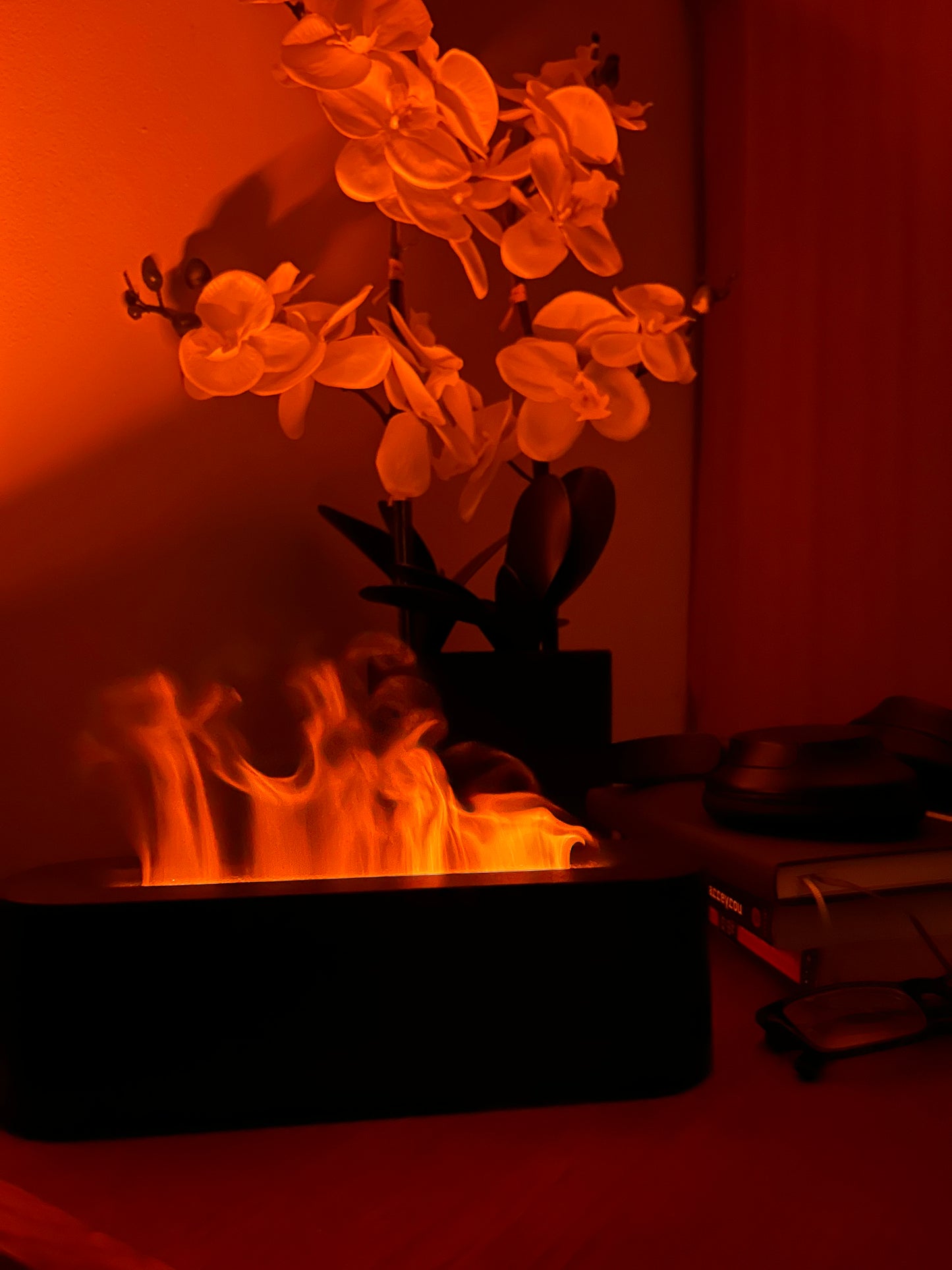 Ultra-Mist Flame Aromatherapy Diffuser & Humidifier (Black)